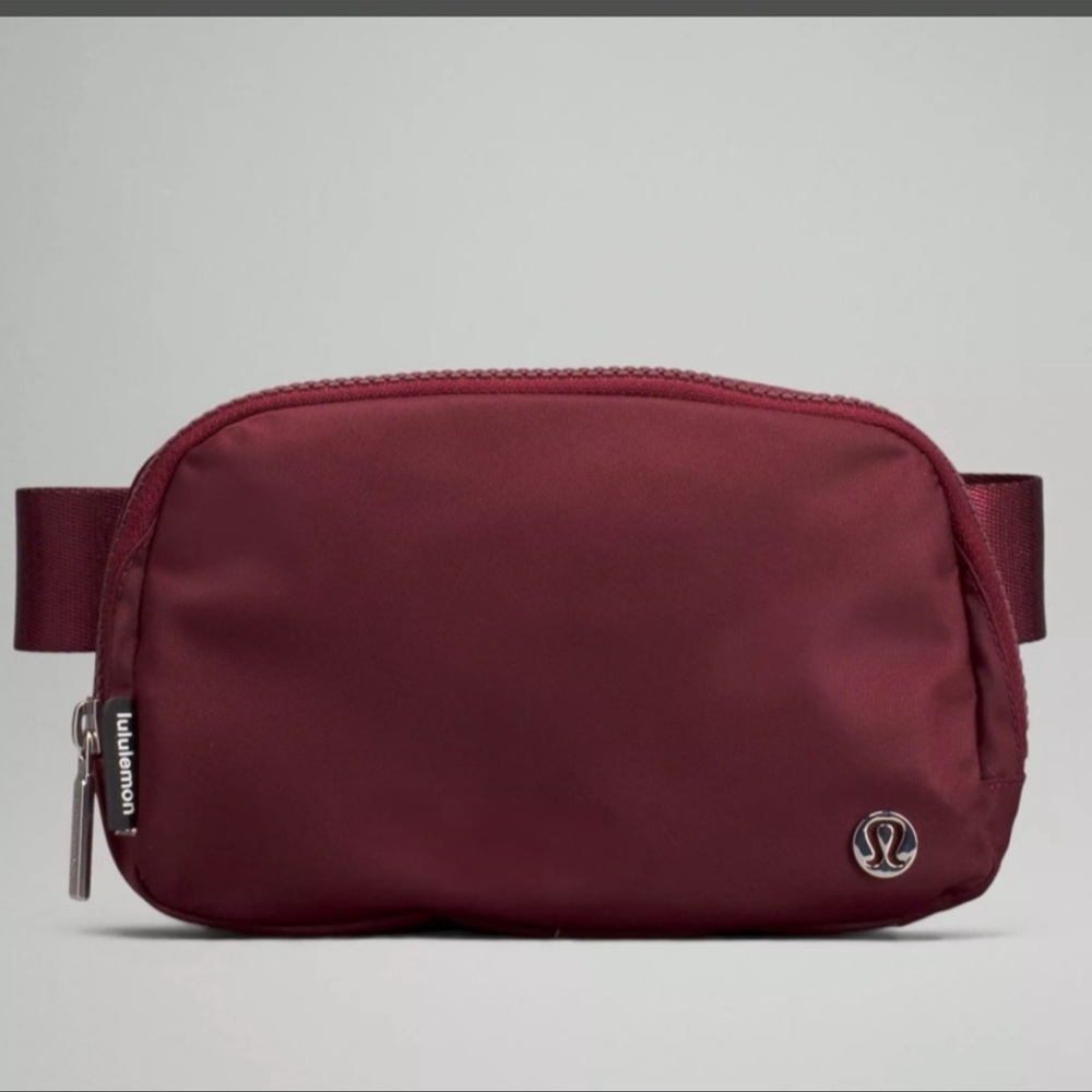 NWT 
lulu lemon everywhere belt bag